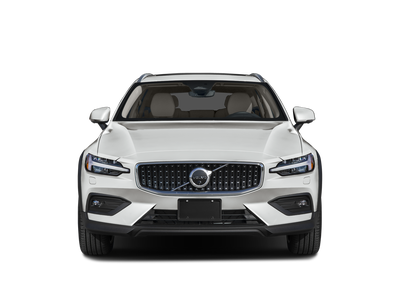 2025 Volvo V60 Cross Country B5 Plus