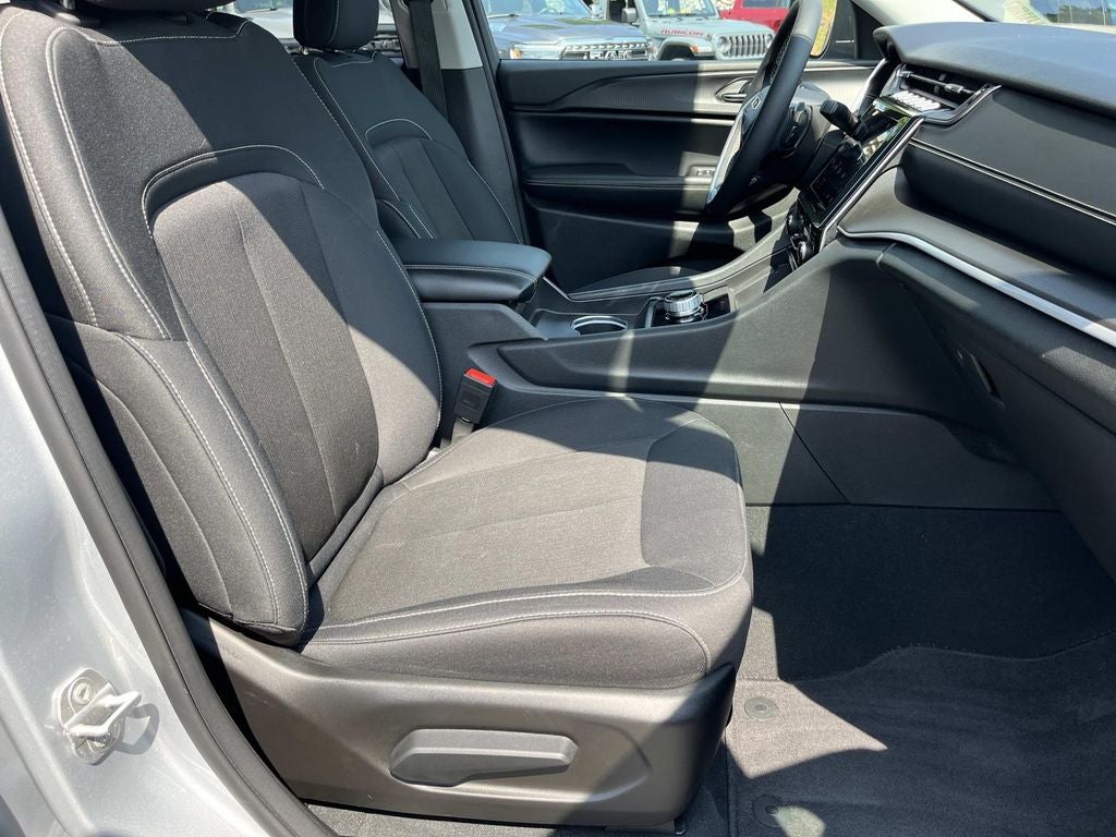 2024 Jeep Grand Cherokee Laredo
