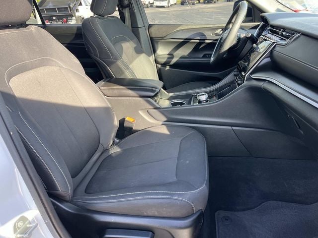 2024 Jeep Grand Cherokee L Laredo