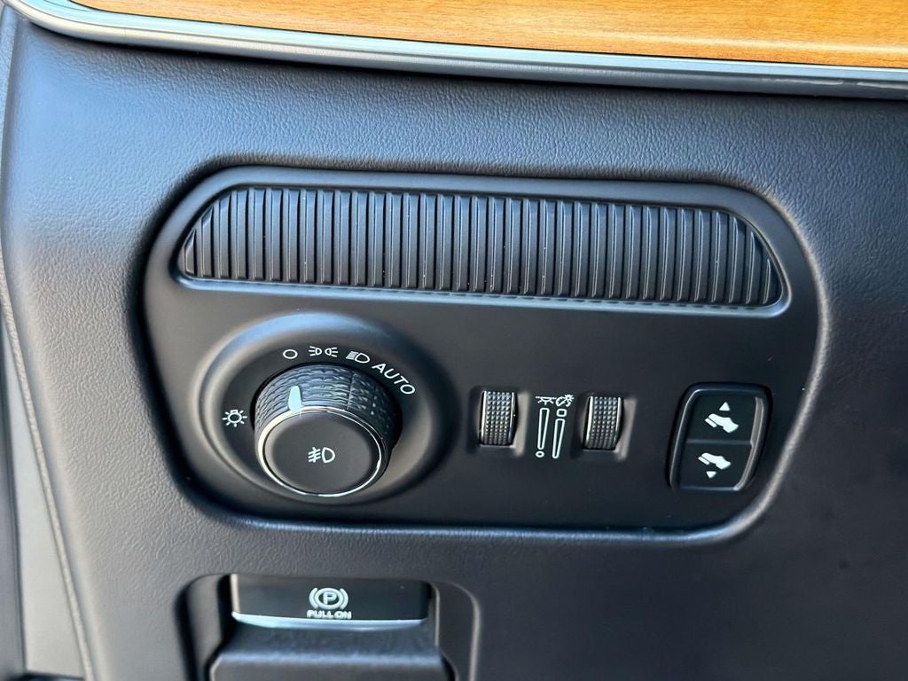 2024 Jeep Grand Wagoneer L Series III