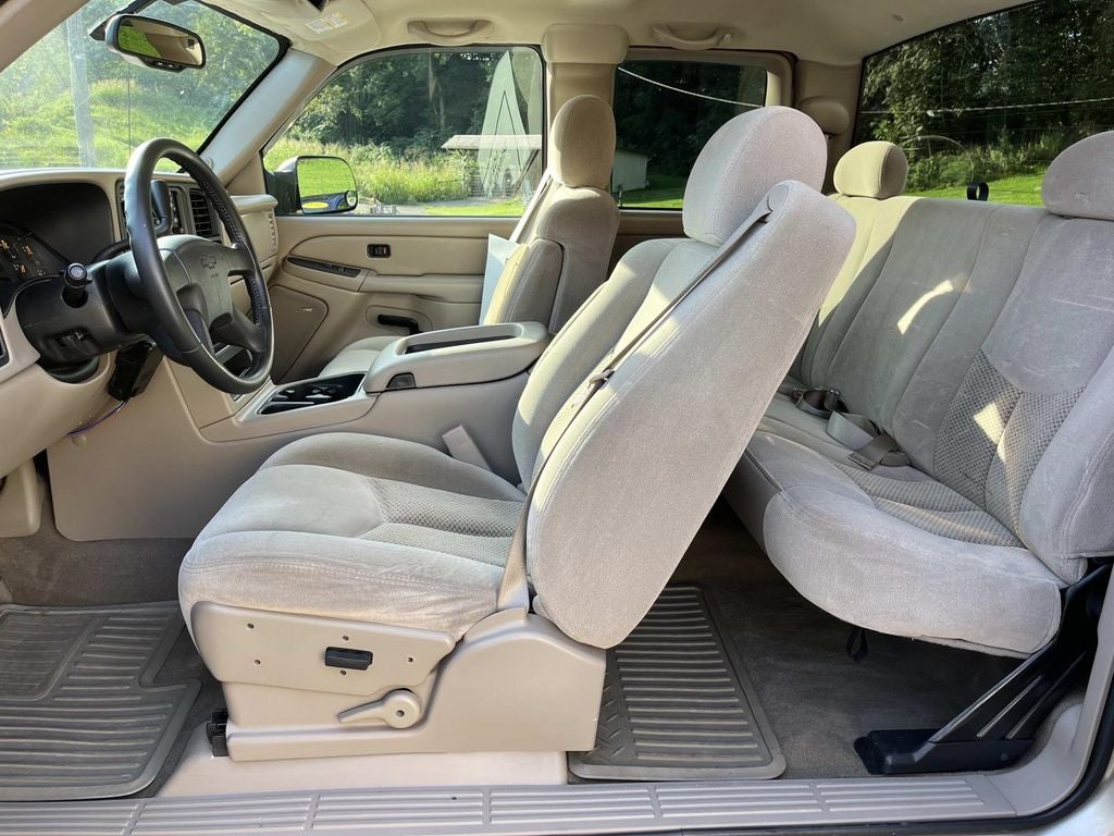 2004 Chevrolet Silverado 2500HD LS