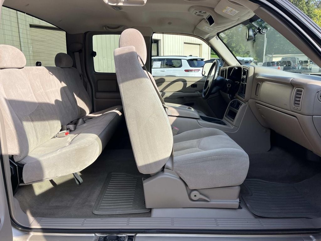 2004 Chevrolet Silverado 2500HD LS