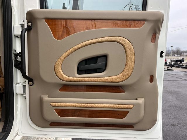 2008 International DuraStar 4400 SBA LP 4X2