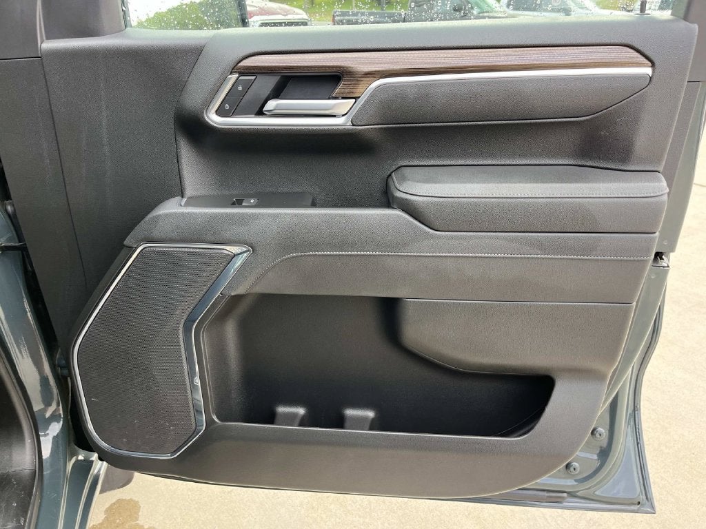 2025 Chevrolet Silverado 1500 LT LT1