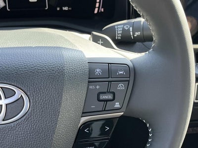 2025 Toyota Camry SE