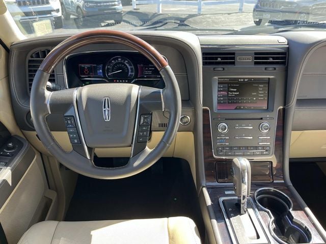 2015 Lincoln Navigator L Base