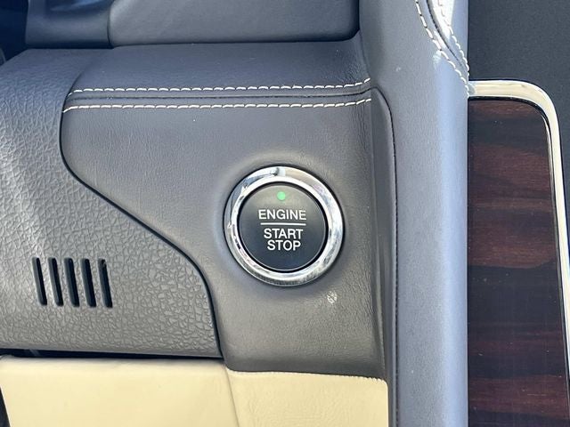 2015 Lincoln Navigator L Base