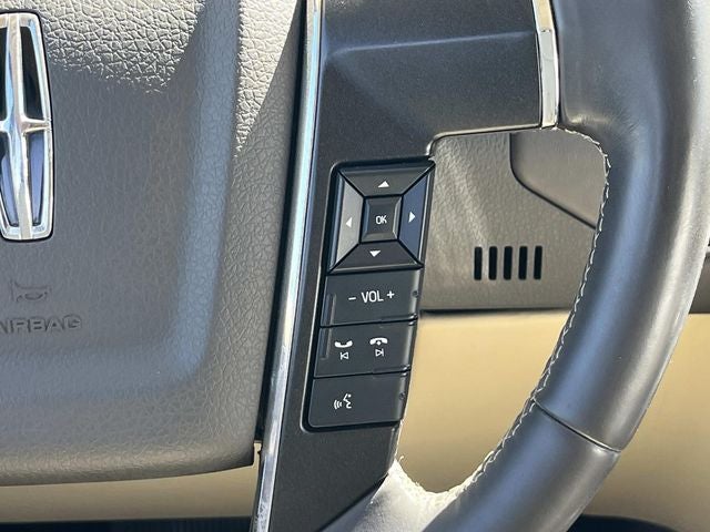 2015 Lincoln Navigator L Base