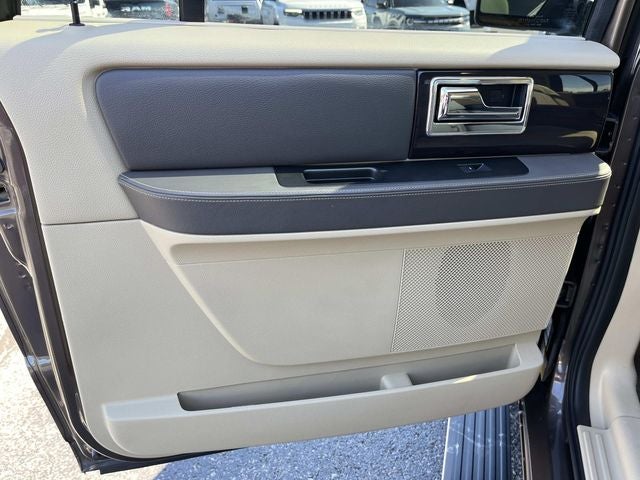 2015 Lincoln Navigator L Base