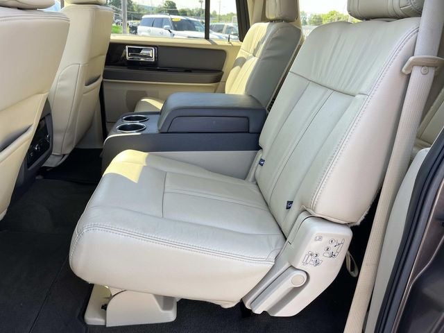 2015 Lincoln Navigator L Base
