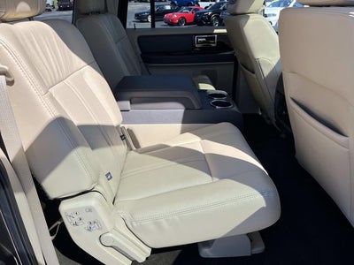 2015 Lincoln Navigator L Base
