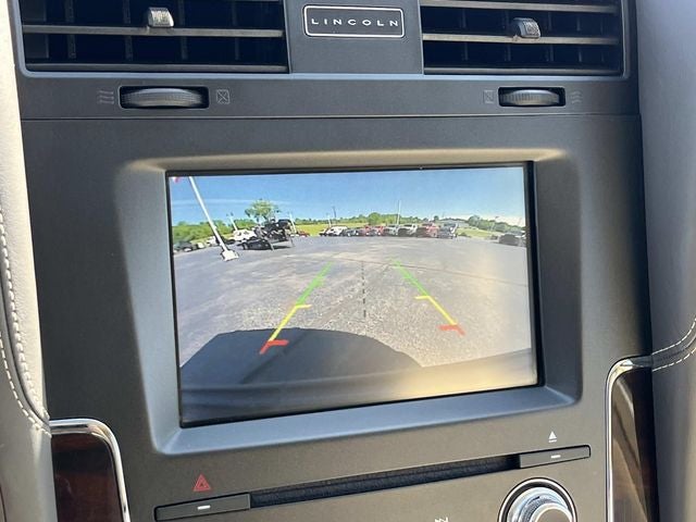 2015 Lincoln Navigator L Base