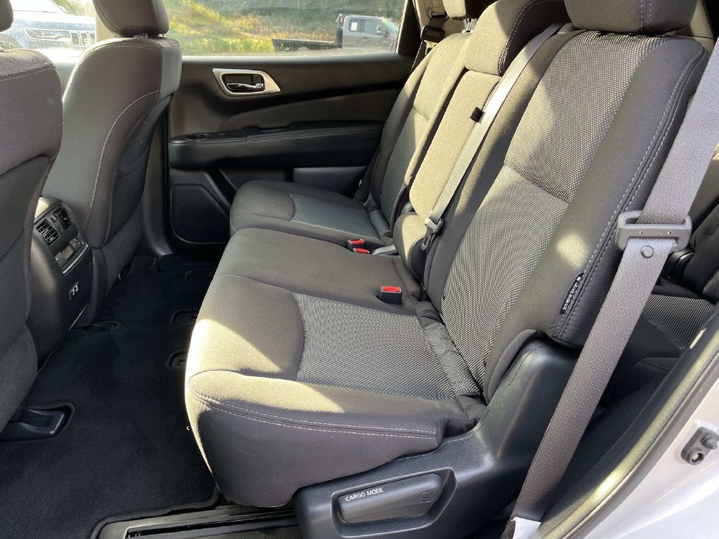 2020 Nissan Pathfinder S