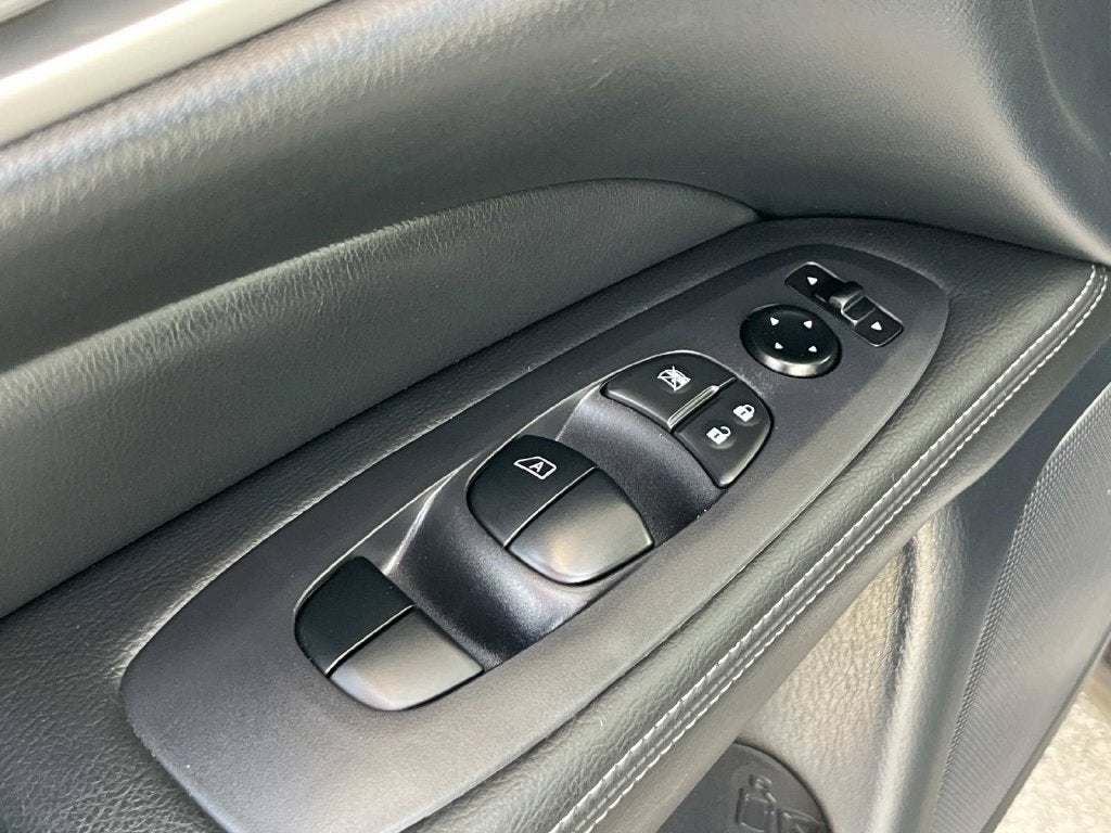 2020 Nissan Pathfinder S