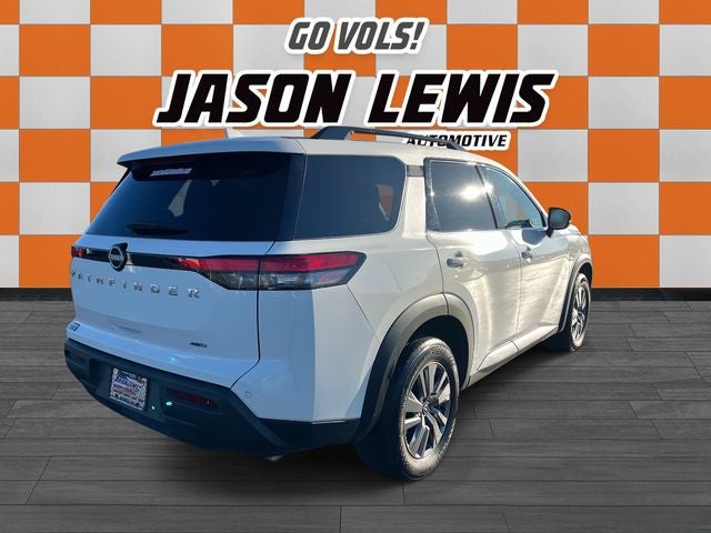 2025 Nissan Pathfinder SV