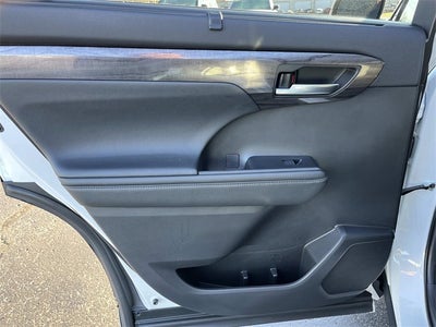 2021 Toyota Highlander Hybrid Platinum