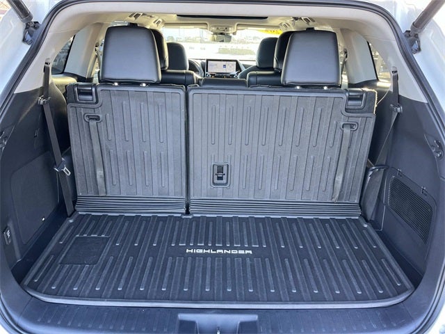 2021 Toyota Highlander Hybrid Platinum