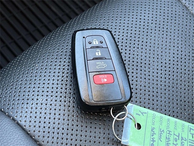 2021 Toyota Highlander Hybrid Platinum