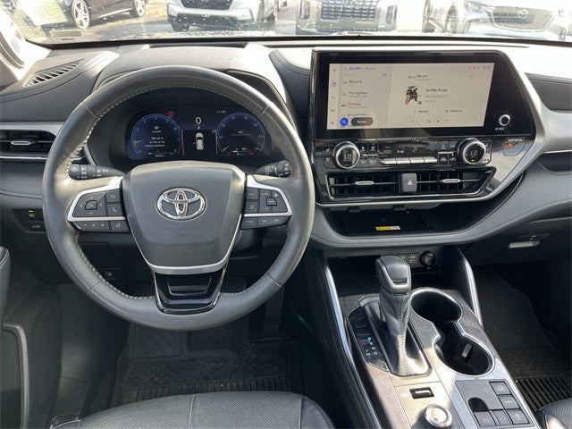 2023 Toyota Highlander Platinum
