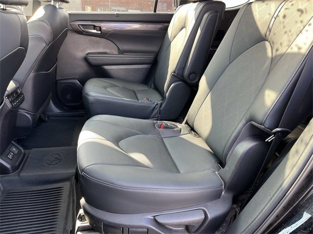 2023 Toyota Highlander Platinum