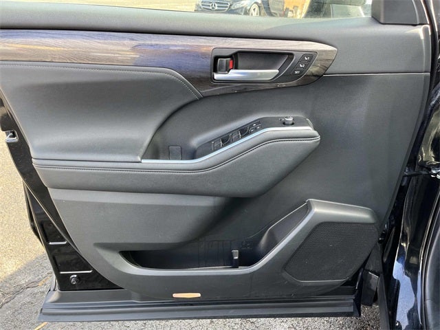 2023 Toyota Highlander Platinum