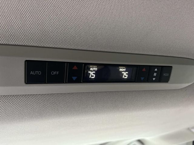 2023 Toyota Sienna XLE 8 Passenger