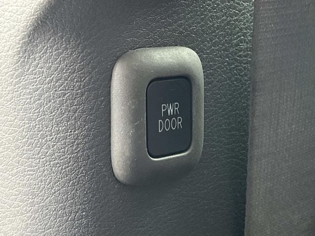 2023 Toyota Sienna XLE 8 Passenger