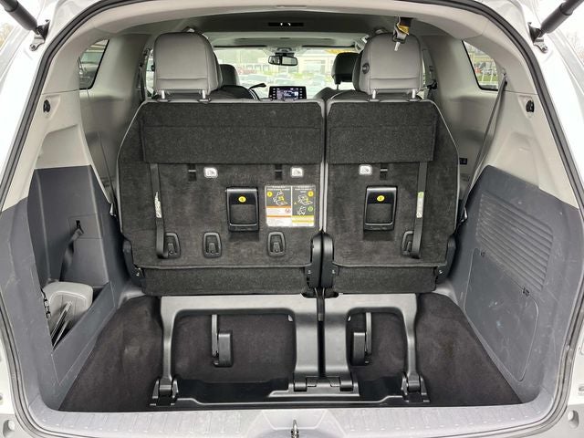 2023 Toyota Sienna XLE 8 Passenger
