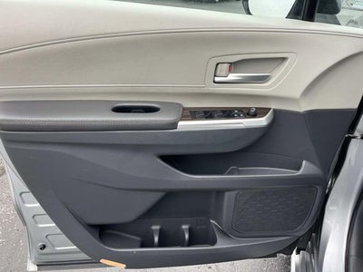 2023 Toyota Sienna XLE 8 Passenger