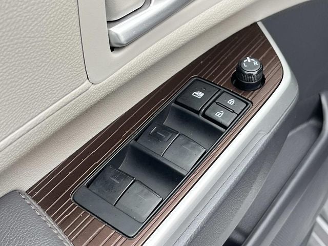 2023 Toyota Sienna XLE 8 Passenger