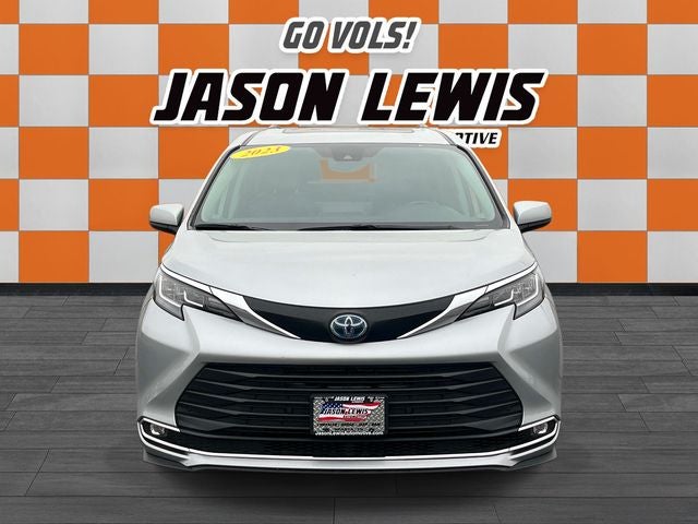 2023 Toyota Sienna XLE 8 Passenger