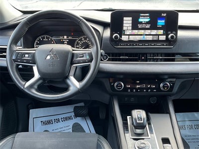 2023 Mitsubishi Outlander SE Black Edition