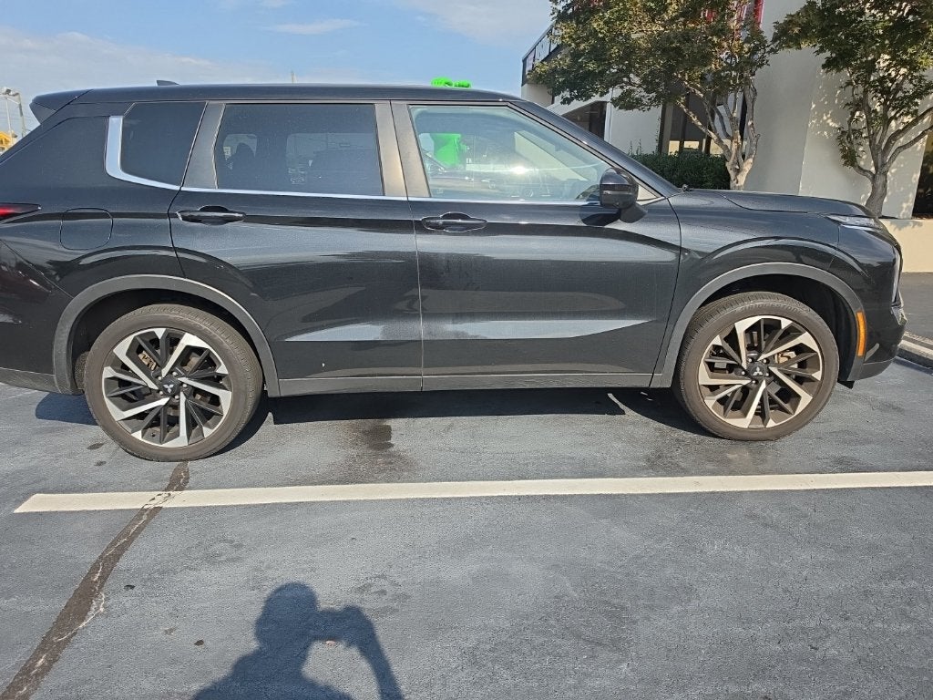 2024 Mitsubishi Outlander SE