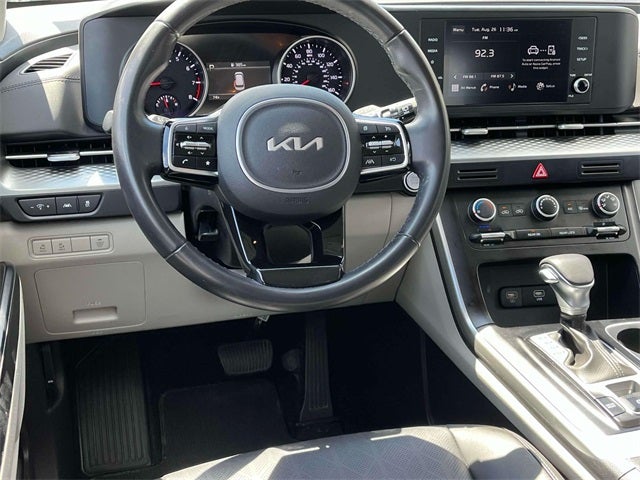 2024 Kia Carnival LX