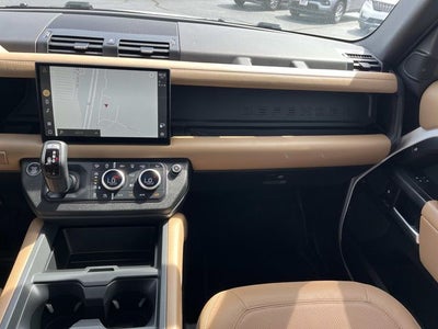 2025 Land Rover Defender 130 X-Dynamic SE