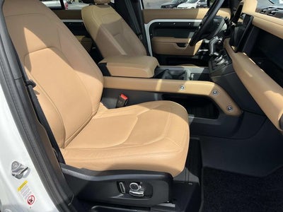 2025 Land Rover Defender 130 X-Dynamic SE