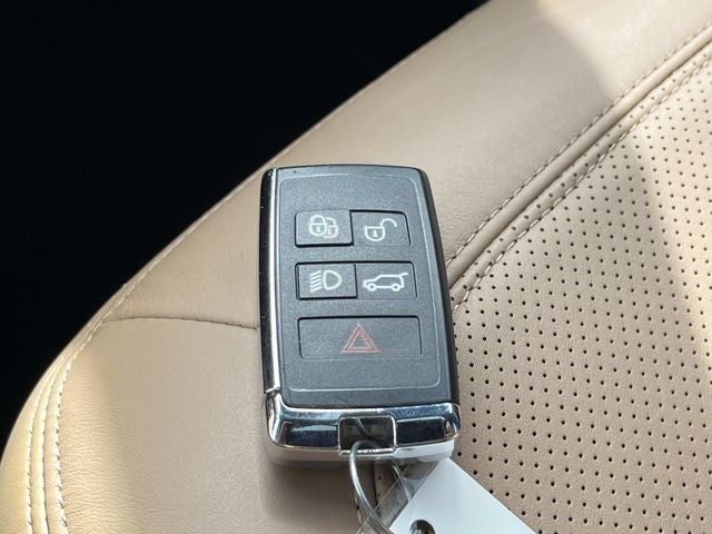 2025 Land Rover Defender 130 X-Dynamic SE