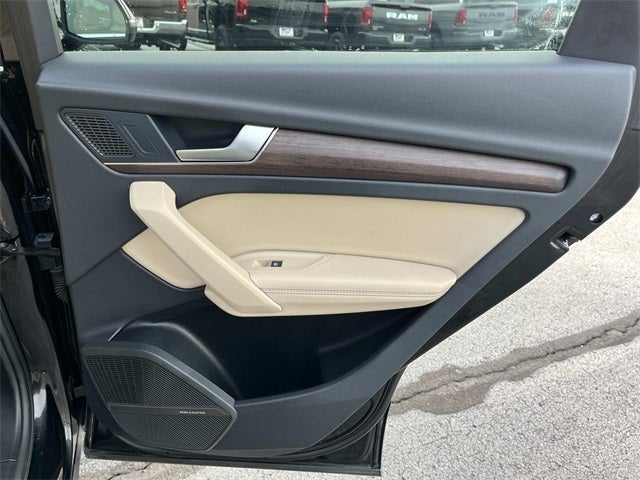 2024 Audi Q5 45 S line Premium quattro