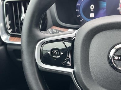 2025 Volvo V60 Cross Country B5 Plus