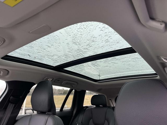 2025 Volvo V60 Cross Country B5 Plus