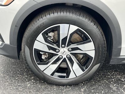 2025 Volvo V60 Cross Country B5 Plus