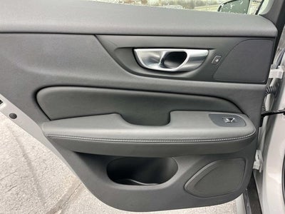 2025 Volvo V60 Cross Country B5 Plus