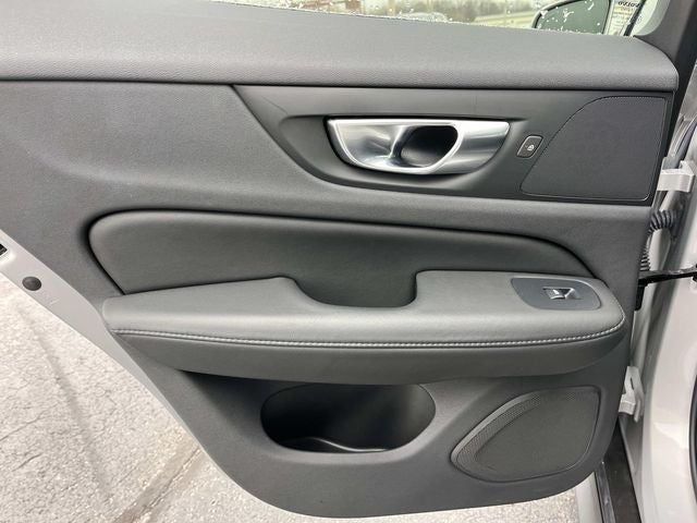 2025 Volvo V60 Cross Country B5 Plus