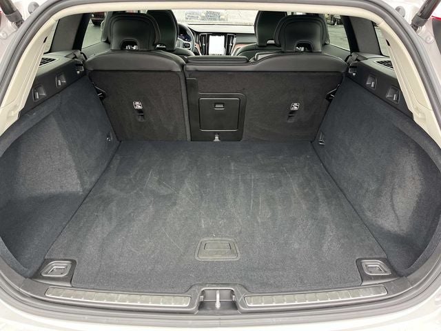 2025 Volvo V60 Cross Country B5 Plus