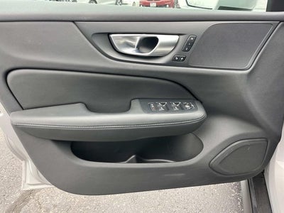 2025 Volvo V60 Cross Country B5 Plus