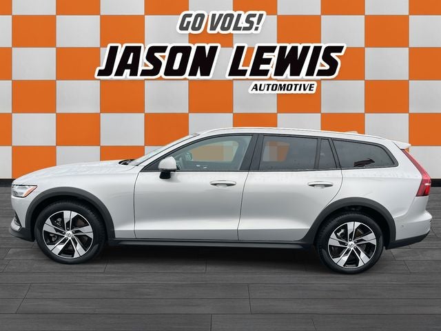 2025 Volvo V60 Cross Country B5 Plus